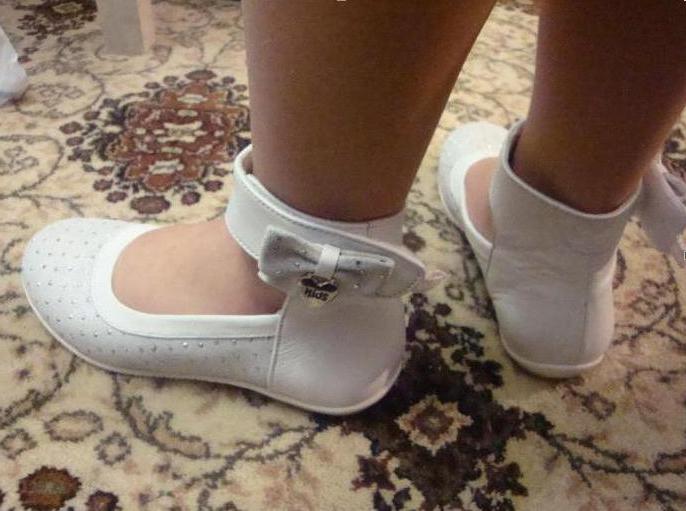 Kinder orthopädische Schuhe Tiflani